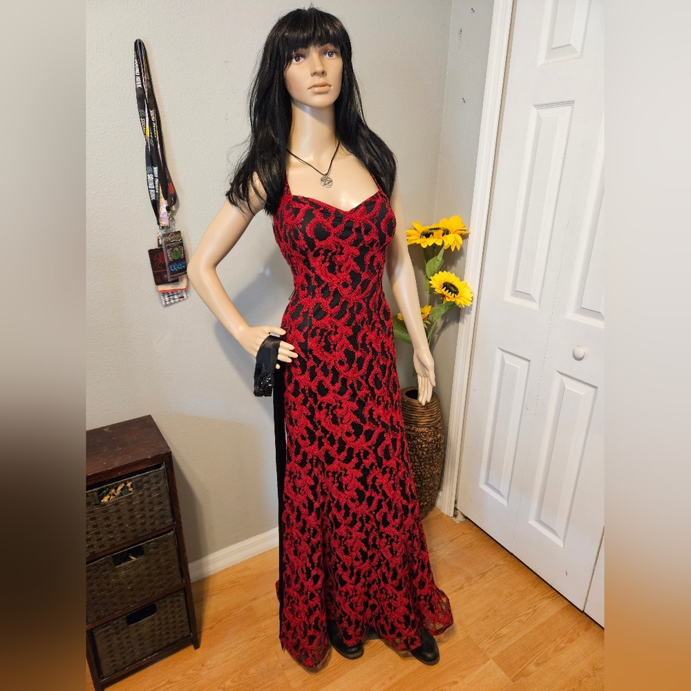 Betsey and Adam Black and red mermaid dress. Great for Halloween. NWT SIZE 10